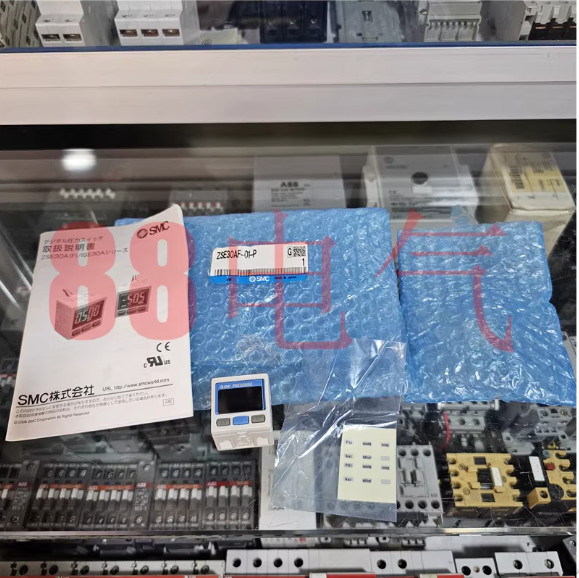 1Pcs New SMC ZSE30AF-01-P