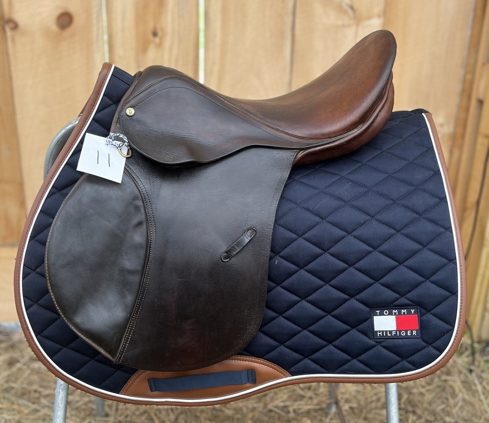 Industria Argentina Jump Saddle 17" M
