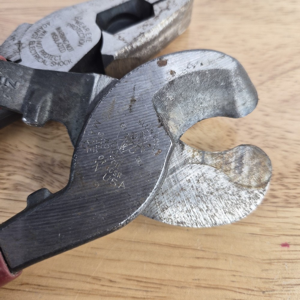 Klein Tools J63050 Journeyman™ High Leverage Cable Cutter & Klein Tool D213-9NE