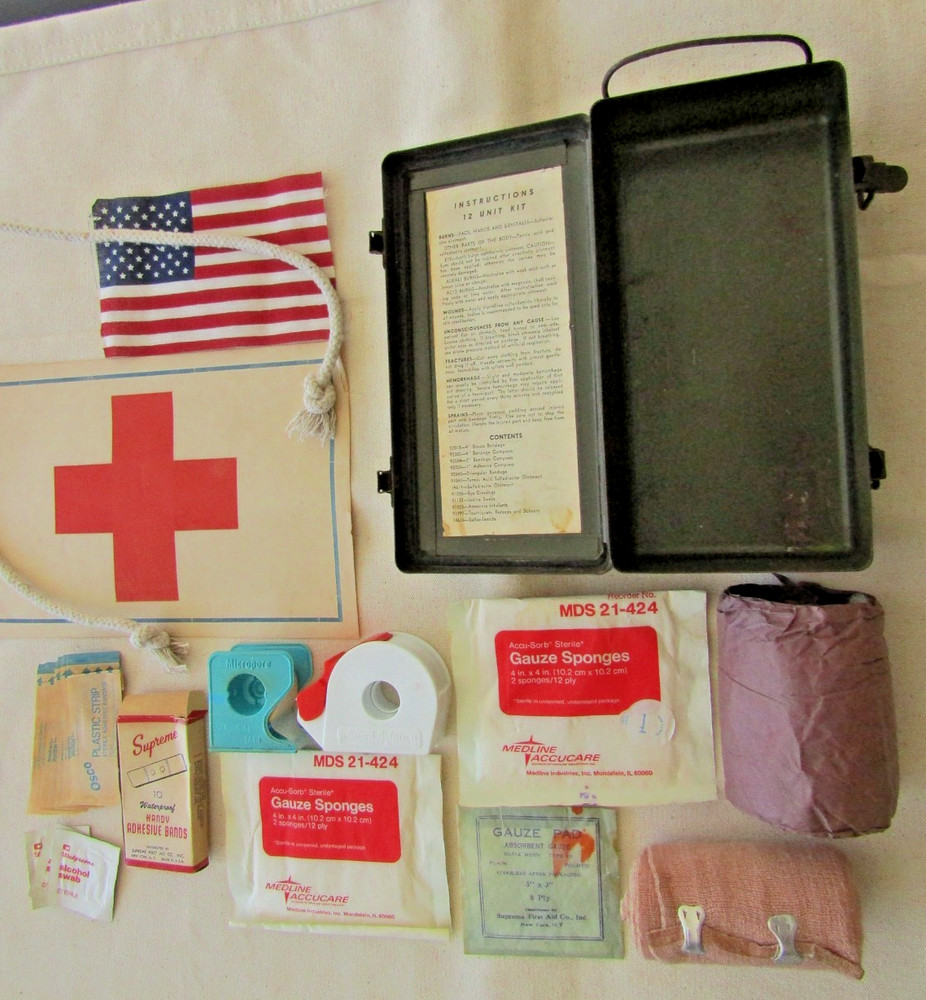 Original WWII US Army First Aid Kit