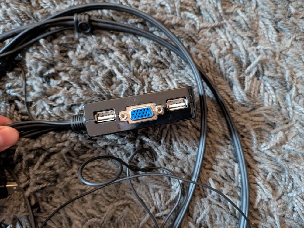 KVM Switch, IOGEAR 2-Port, USB/VGA
