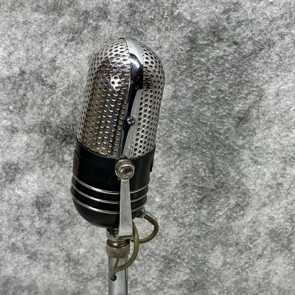 ARGONNE AR-57 VINTAGE MICROPHONE