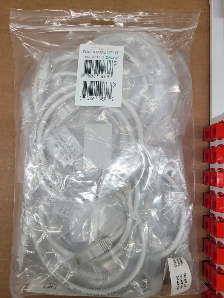 RACKMOUNT IT HARDWARE RM-FR-T11 Rackmount.IT