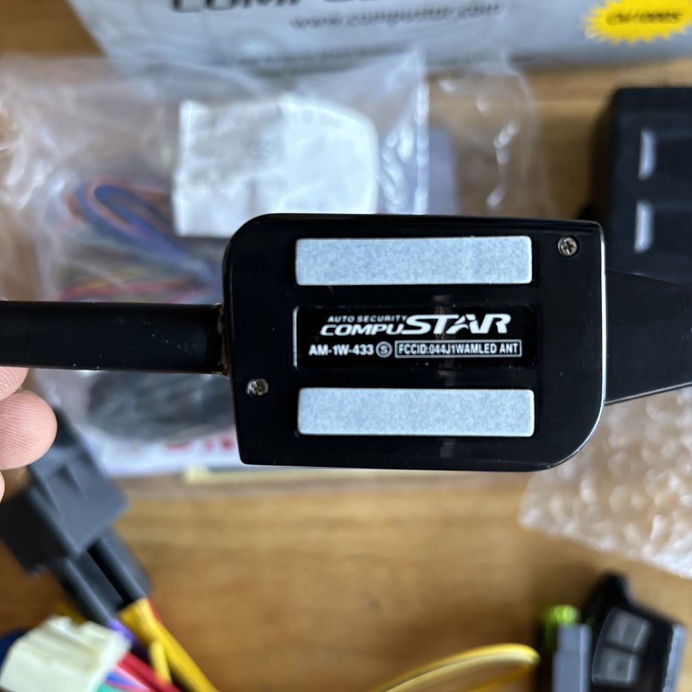 Compustar Firstech CM1000S Auto Security & Remote Start System