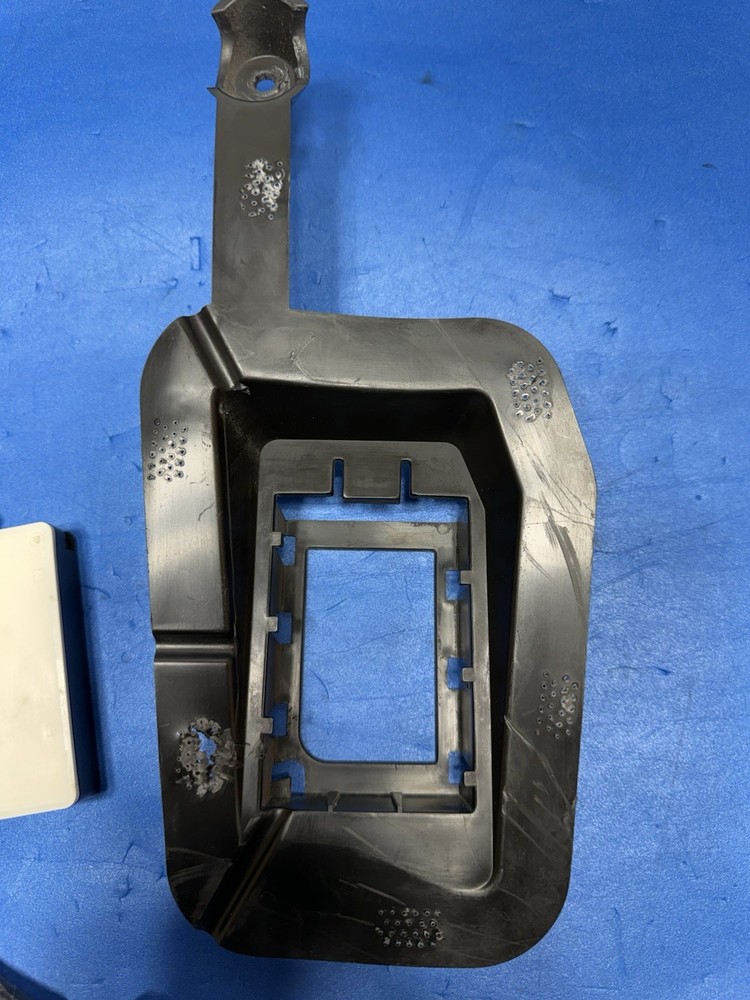 2015-2017 Chrylser 200 Blind Spot Module Sensor & RIGHT Bracket 68243133AA OEM