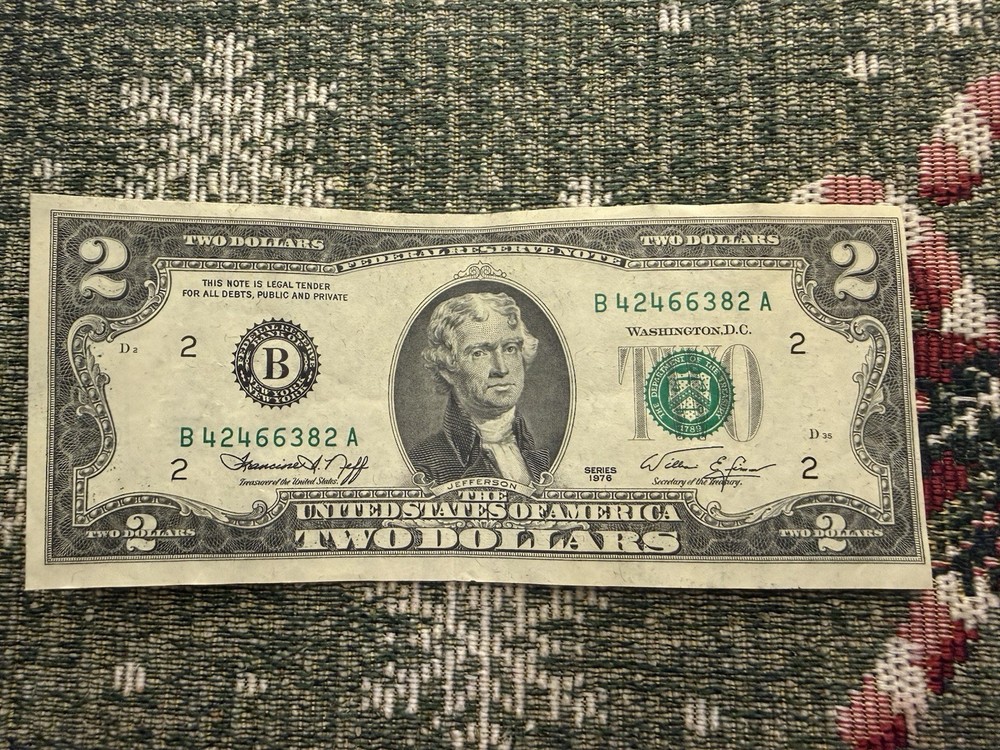 $2 BILL NOTE ERROR RARE - MISCUT 1976 SERIES