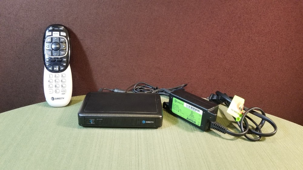 DIRECTV Model C61-500 Power Supply and Remote