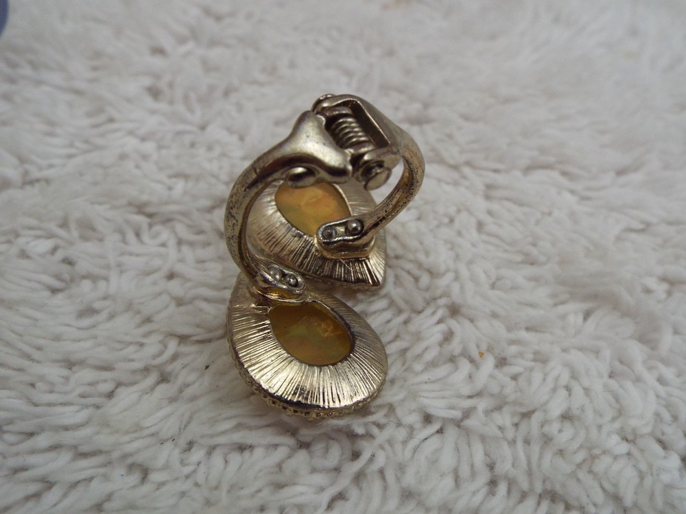 Goldtone Yellow Bead Hinged Size 5 Ring