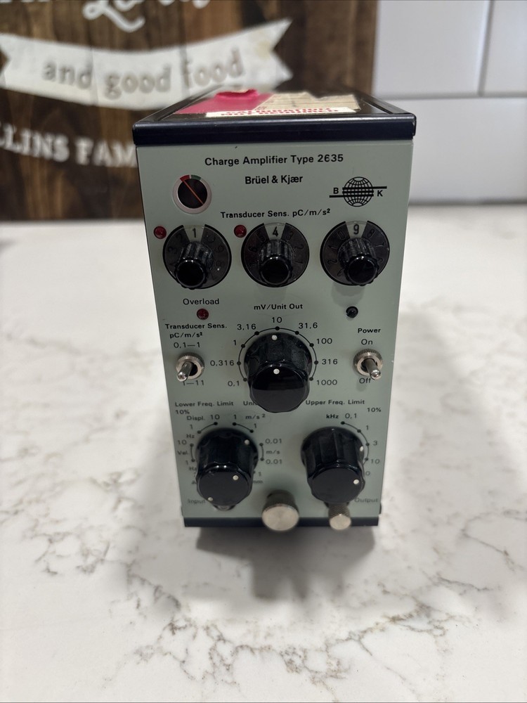 Bruel & Kjaer Charge Amplifier Type 2635