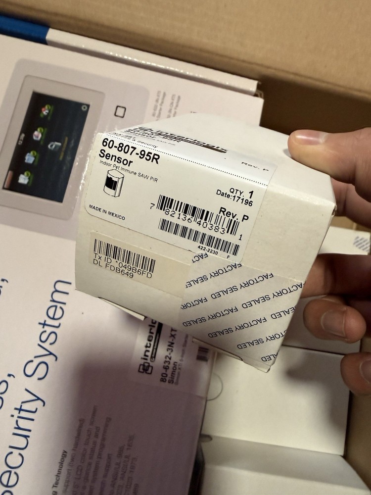 Interlogix Simon XTi-5, Pet Immune Sensor, Micro KeyFob, Door/Window Sensor, New