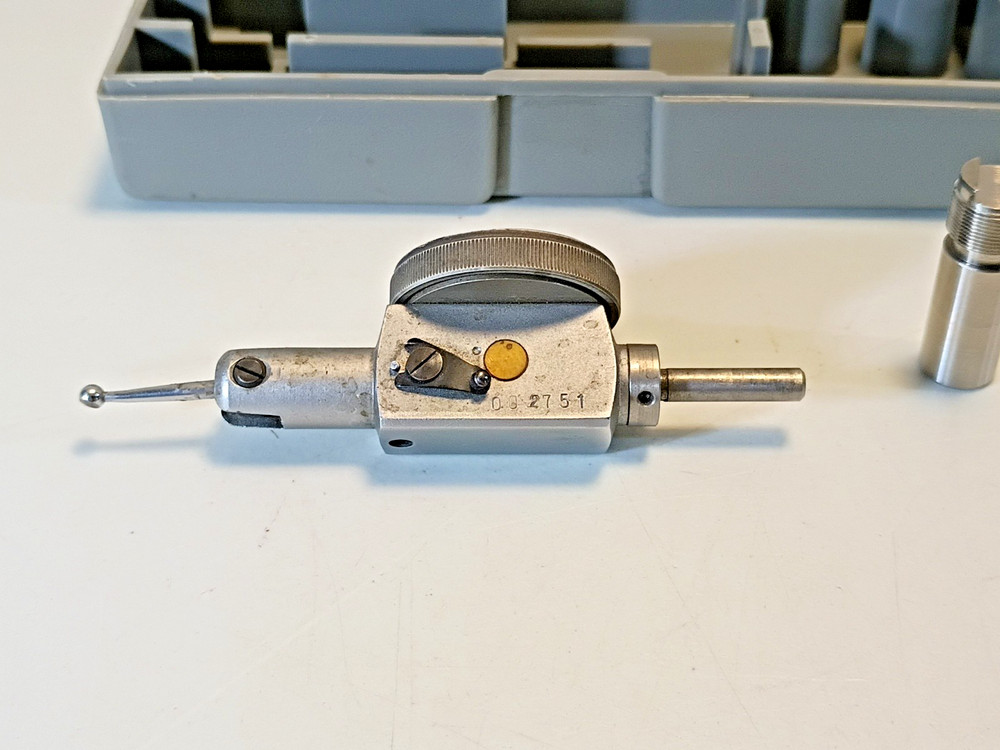 Mitutoyo Dial Test Indicator 513-128 .001 grad with case