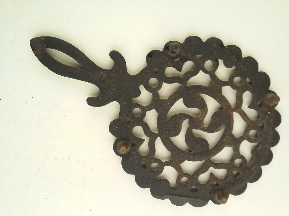 6-Inch Diameter Round Hearts Trivet