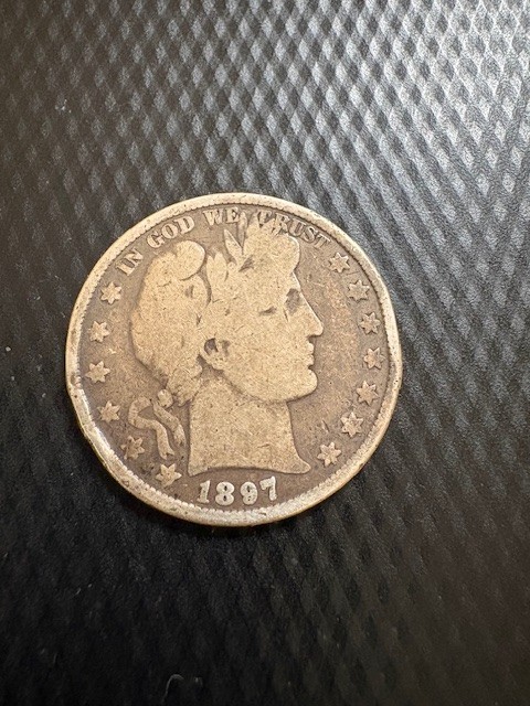 LIBERTY 1897 HALF DOLLAR. PLEASE SEE PICTURES.