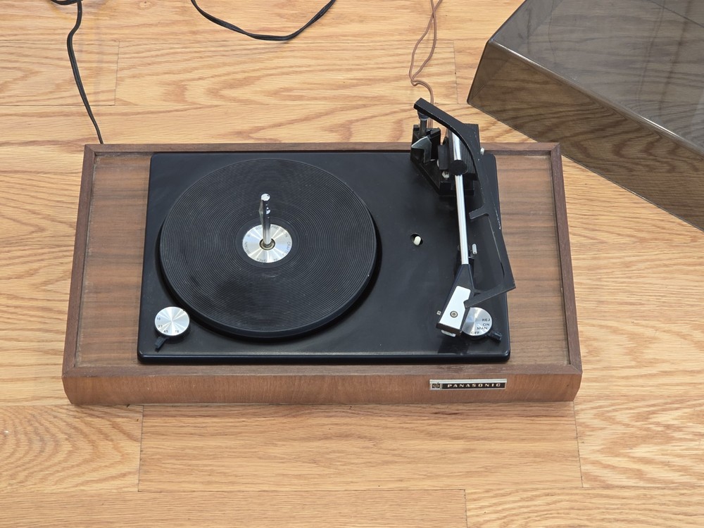 Panasonic RD-7673D Automatic 4-Speed Turntable RD7673D | Needs Servicing