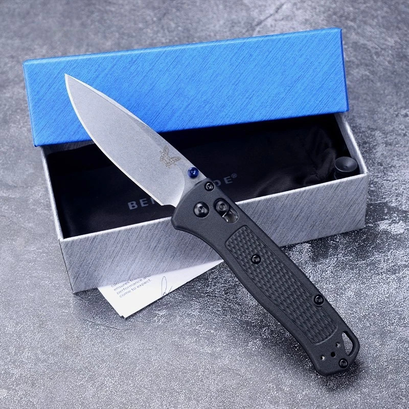 Benchmade - Bugout 535 EDC knife, equipped with black CF-Elite handle