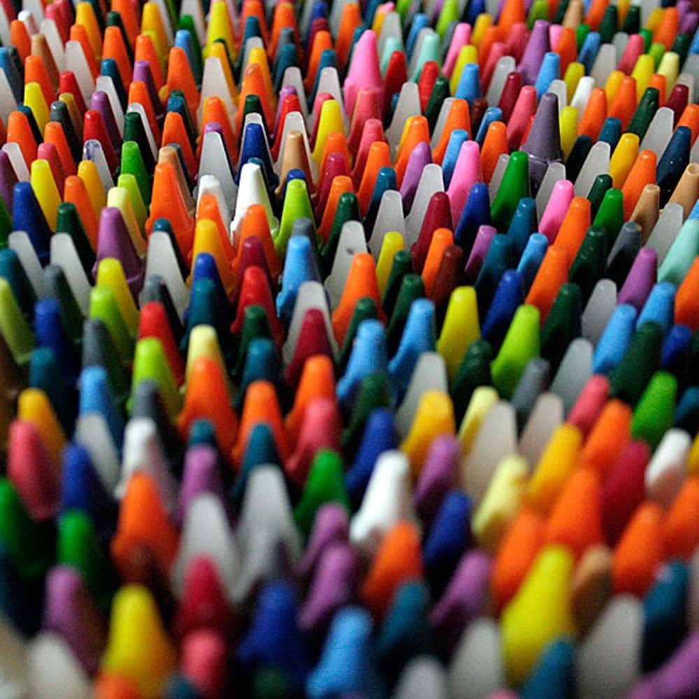 28pcs Bright Triangular Crayons Set Non-Toxic Easy to Color with Sharpener