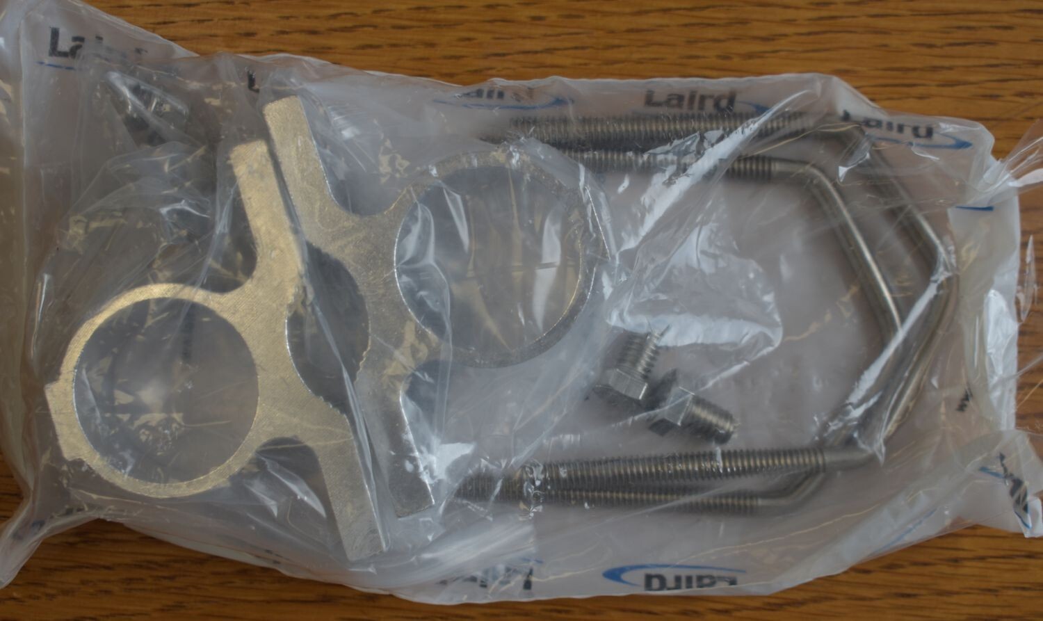 Laird FM2 - Fiberglass Antenna Mounting / Hardware Kit (2 pc)