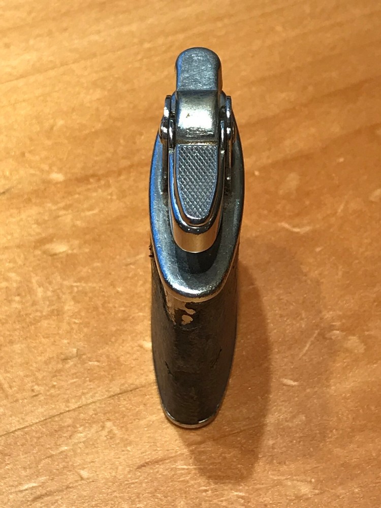 VINTAGE RONSON STANDARD LIGHTER WITH BLACK LEATHER
