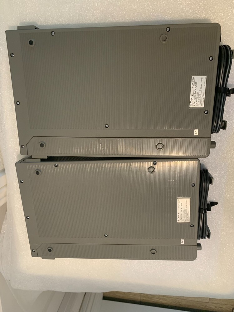 vintage sony bcp-220 (2) pack case UNTESTED
