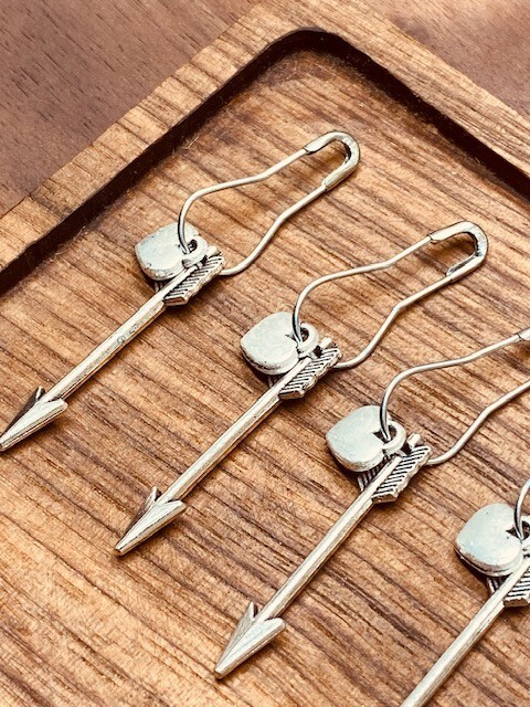 Silver bulb safety pins (100)
