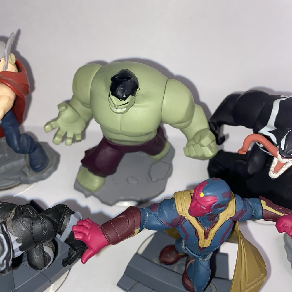 Disney Infinity Marvel 17 Piece Lot