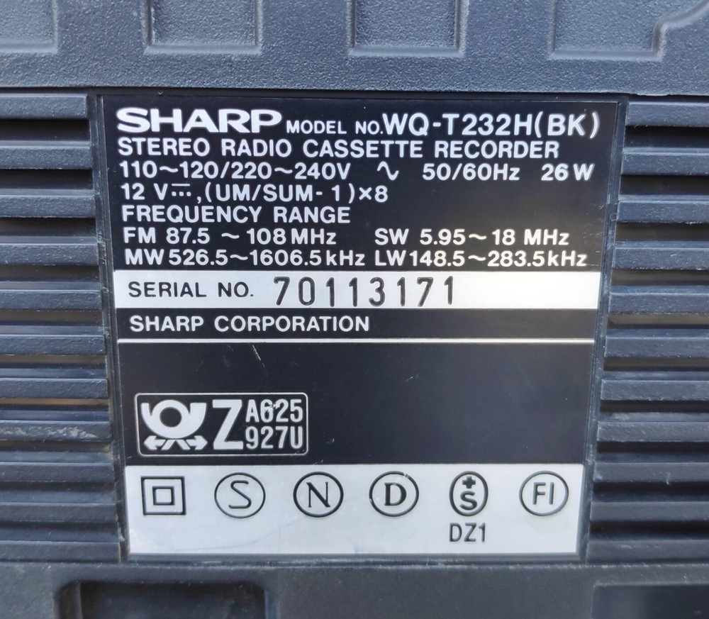 Sharp WQ-T232(H)BK BoomBox