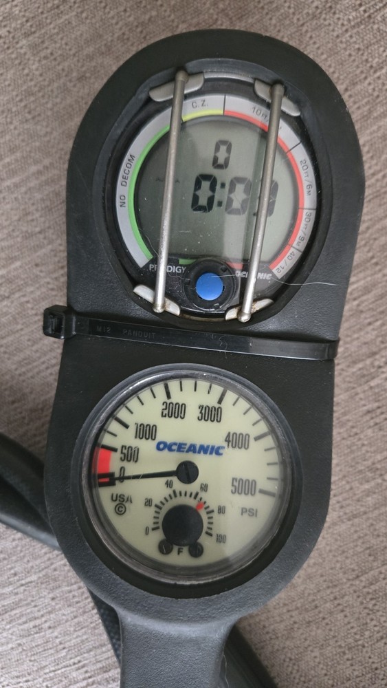 Oceanic Prodigy Computer Console & US DIVERS Micra Regulator Dive Set