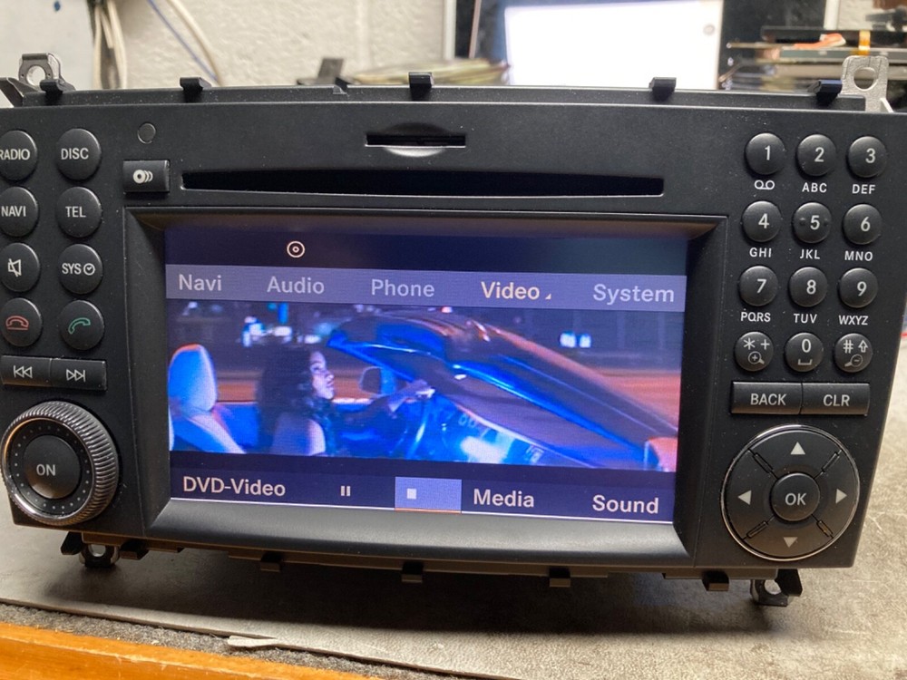 Mercedes G-ClassHead Unit Navi  command radio