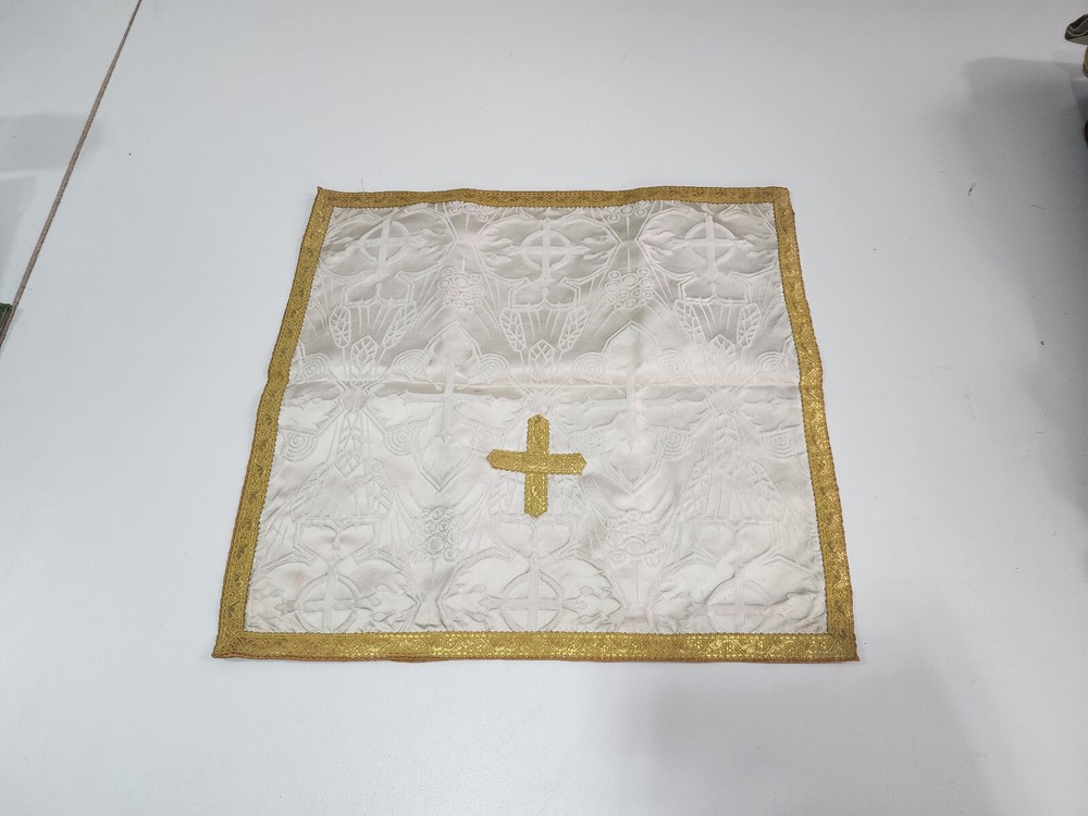 Antique white Chalice Veil