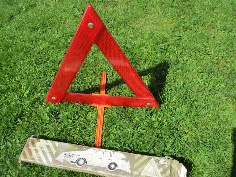 Emergency Breakdown Hazard Warning Triangle Foldable Reflective Roadside Safety
