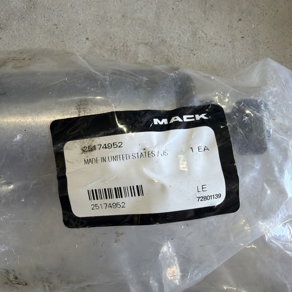 mack 25174952 Leaf Spring Insulator Bushing New
