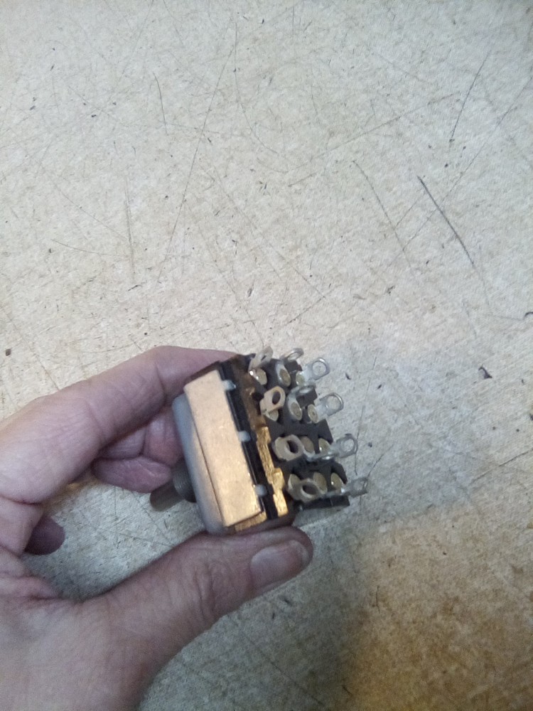 One Eaton Cutler-Hammer 7665K4 On On Toggle Switch