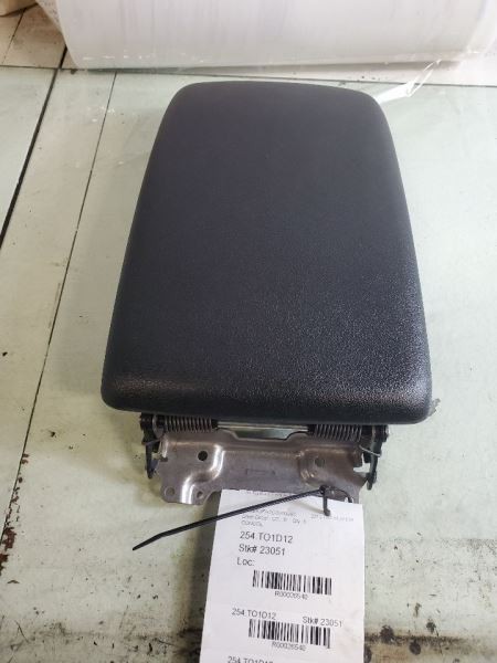 HIGHLANDR 2012 CENTER CONSOLE / ARMREST LID
