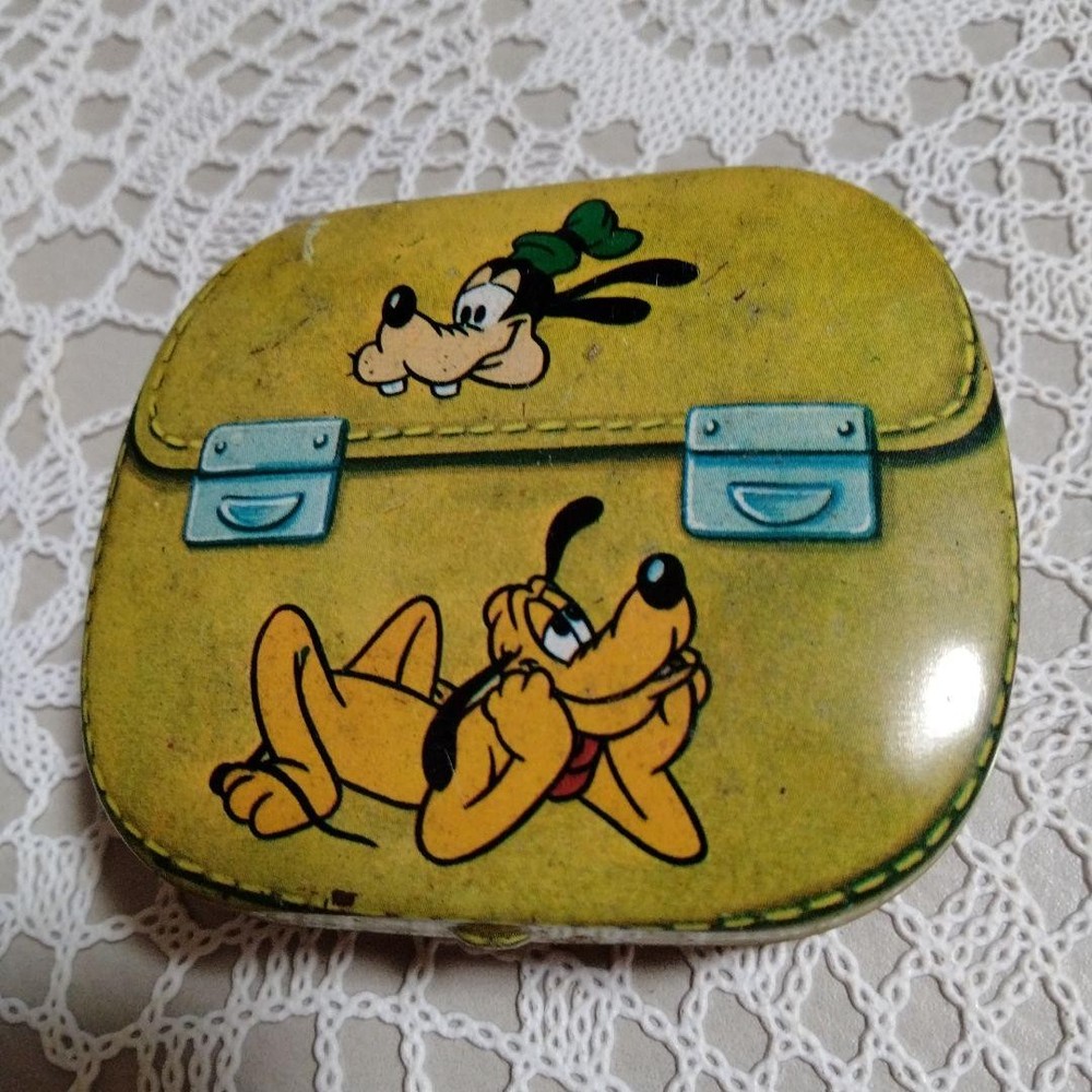 Retro Goofy and Pluto rare tin can accessory case