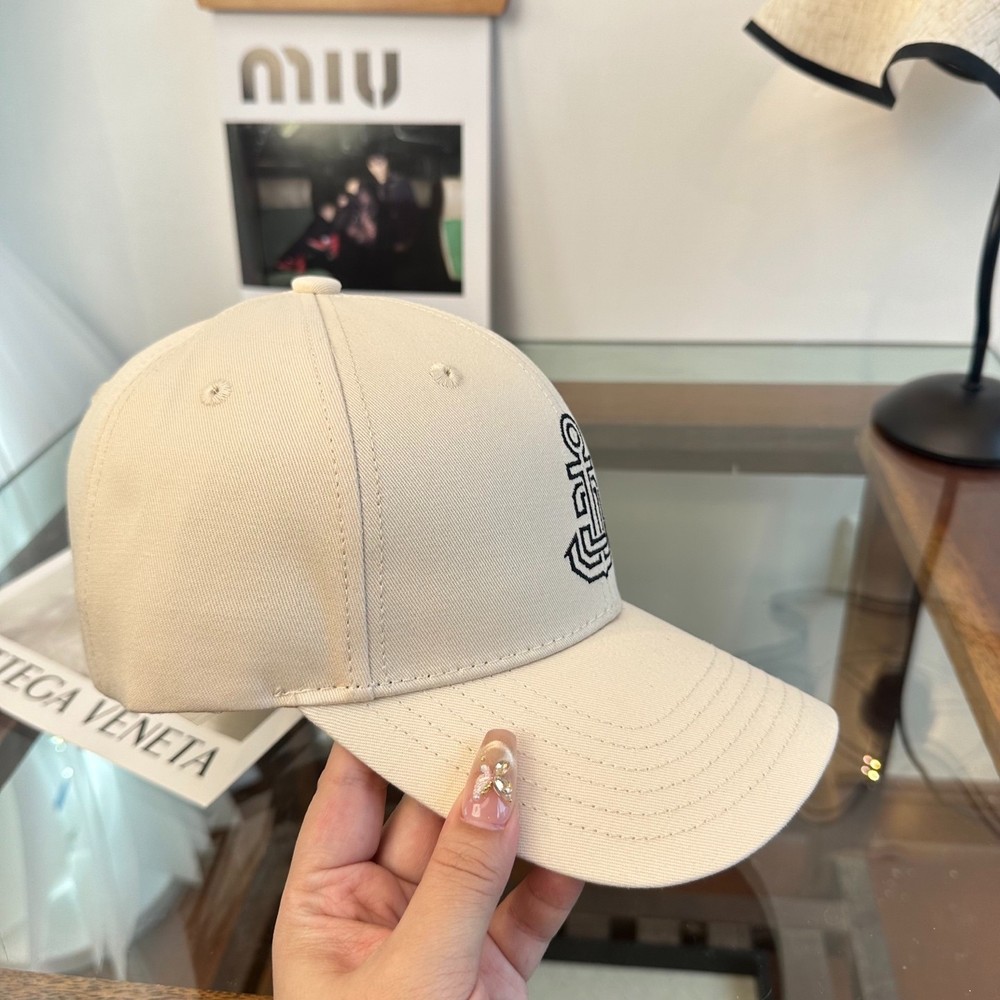 CELINE Minimalist, Adjustable, Trendy Baseball Cap