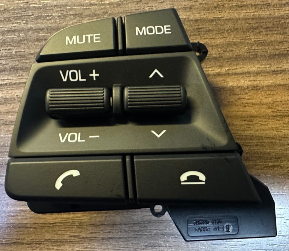 NEW OEM HYUNDAI ACCENT 2018-2022 LEFT SIDE STEERING WHEEL SWITCH / CONTROL