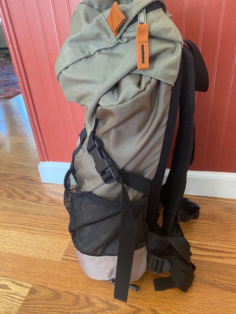 Coleman Exponent Hiking Backpack Padded Back & Straps 100% Nylon