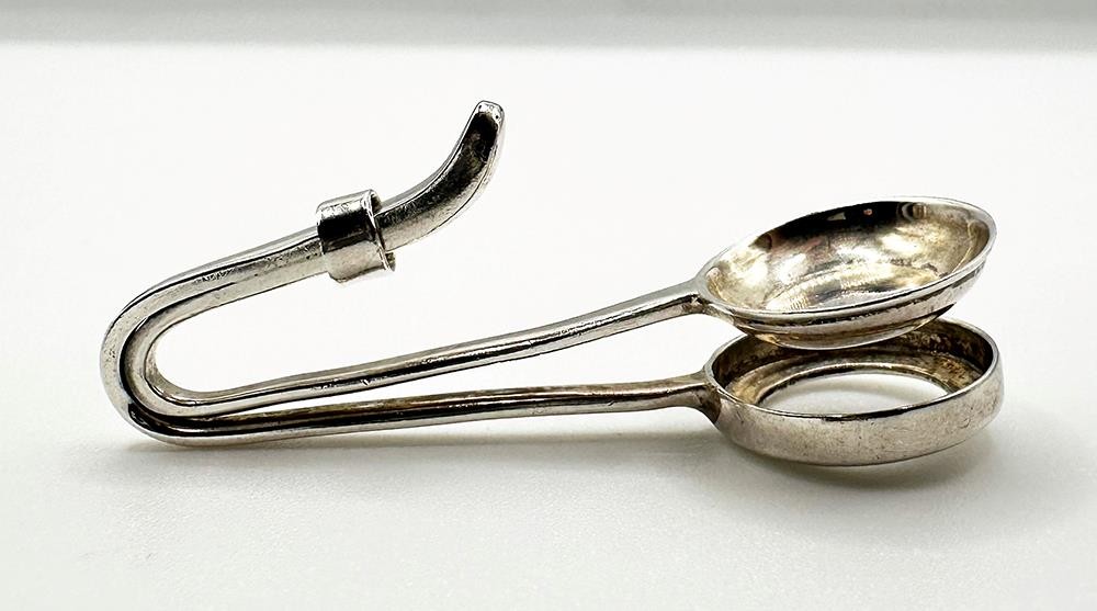 MODERN SILVER NAPKIN CLIP STERLING SILVER