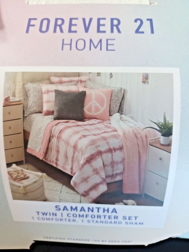 Forever 21 Home Comforter Set Twin Pink