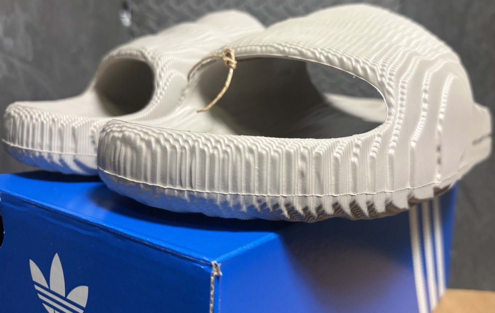 ADIDAS Adilette 22 Slides MENs Size 10 NEW W Box/Tag Light Brown FREESHIP HQ4670