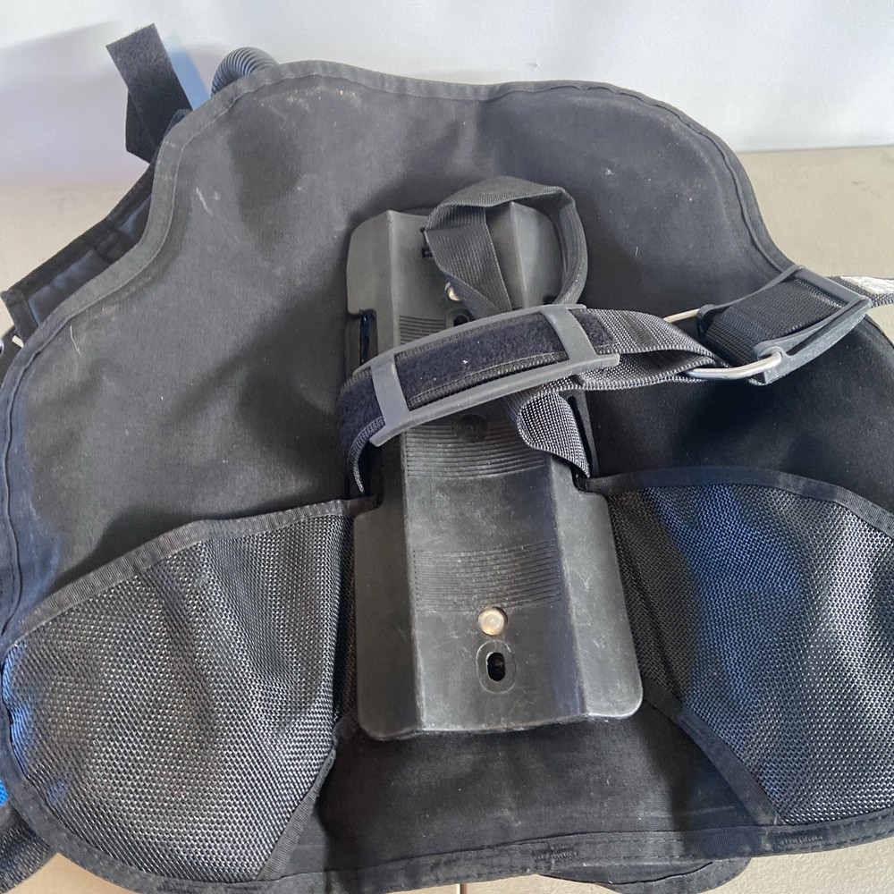 Mares Ariel Diving Vest Size Medium.