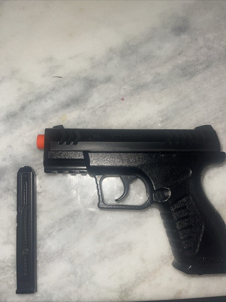 BB Pistol co2, Barely Used, 0.20g 6mm.