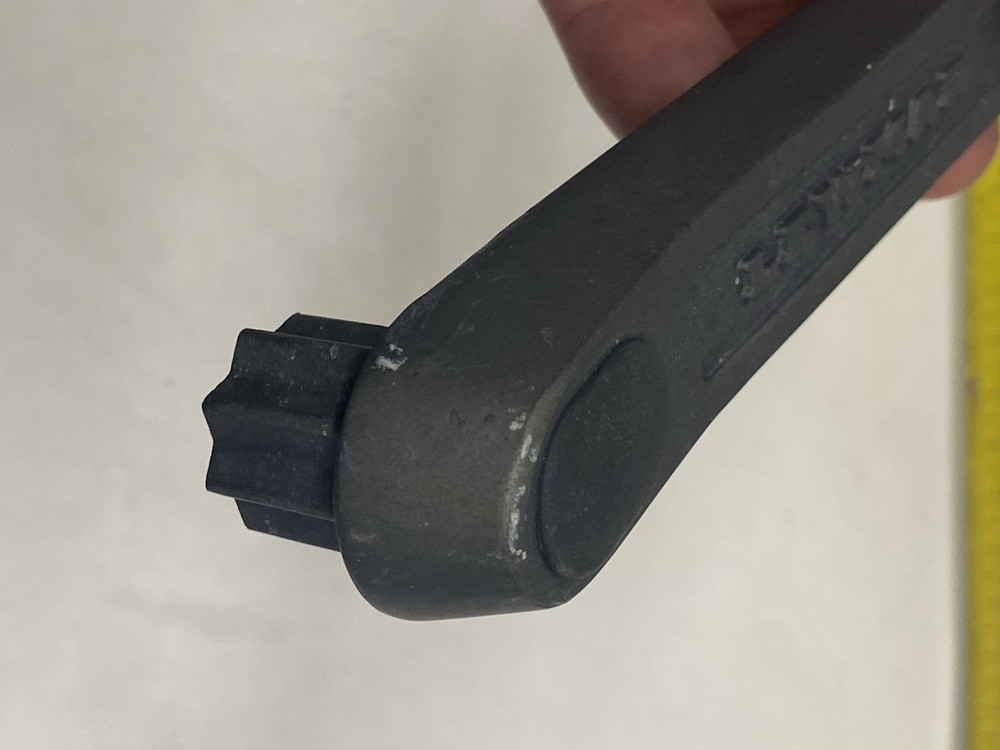 9" LEWMAR WINCH HANDLE