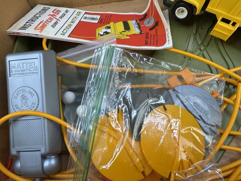 Switch N Go Mattel Dump Truck Set Toy Complete Excellent Condition