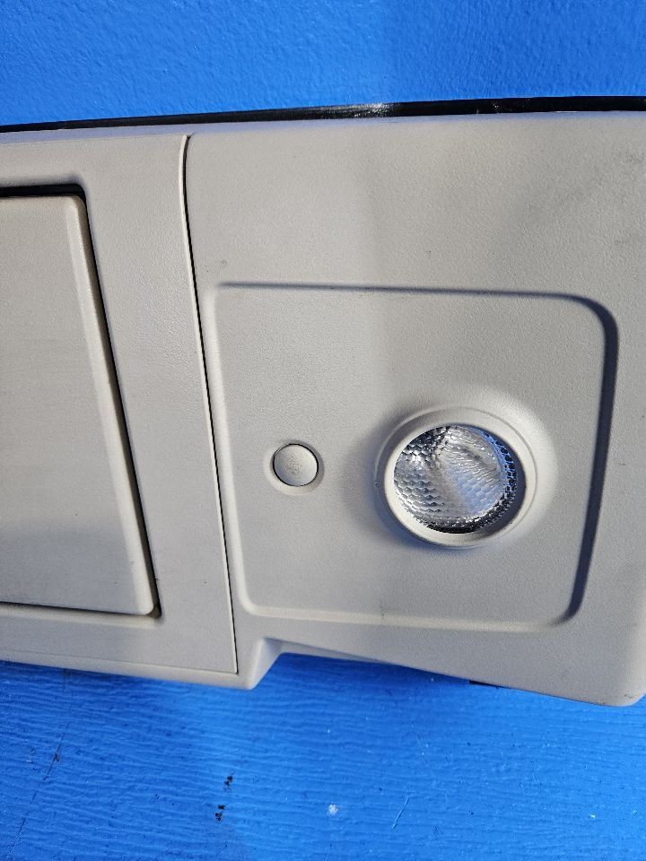 TRAVERSE 2012 Console Rear LIGHT 6893