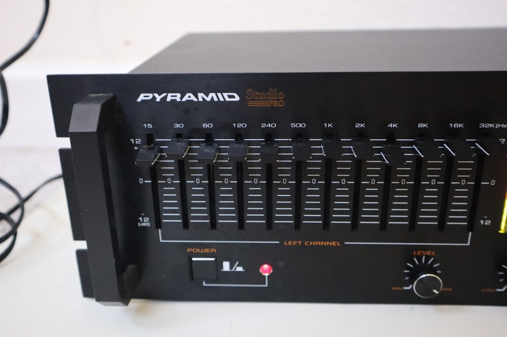 Vintage Pyramid PM-8600 Graphic Stereo Equalizer