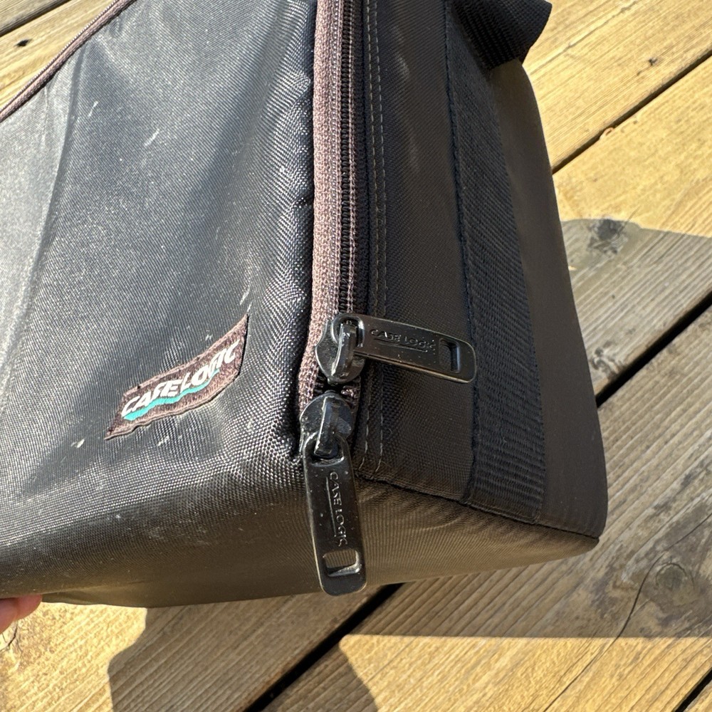 Case Logic CD Black Storage Carrying Case Bag 30 CDs With Strap