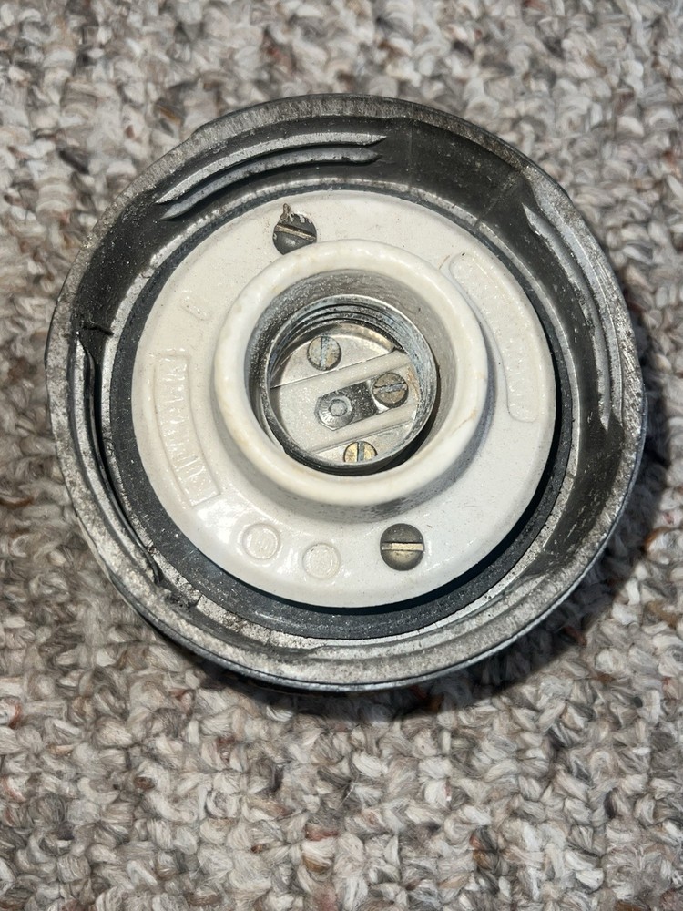Killark Explosion Proof Light Fixture Max Lamp Size 150 Watts Max