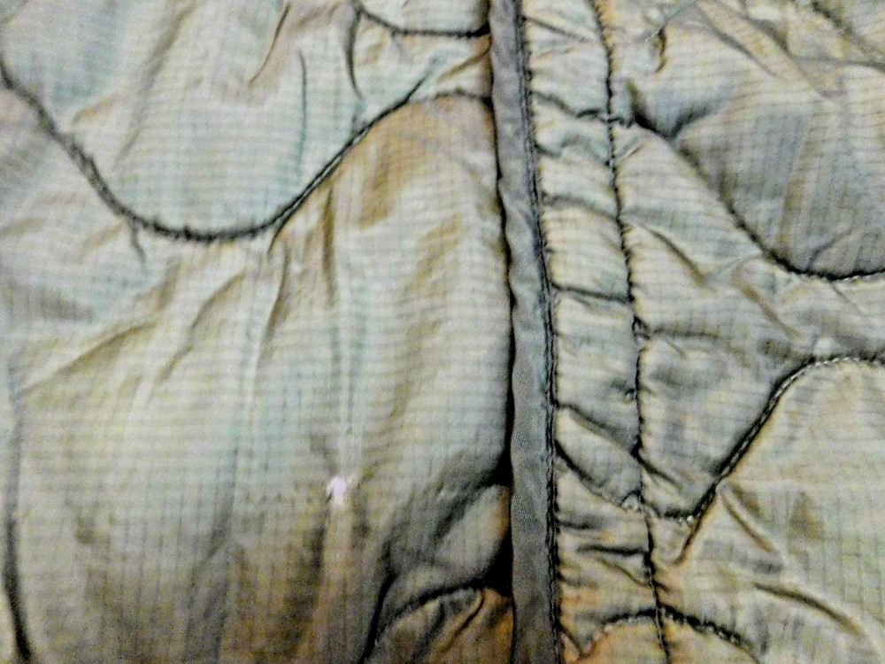 US ARMY FIELD JACKET LINER SIZE MEDIUM