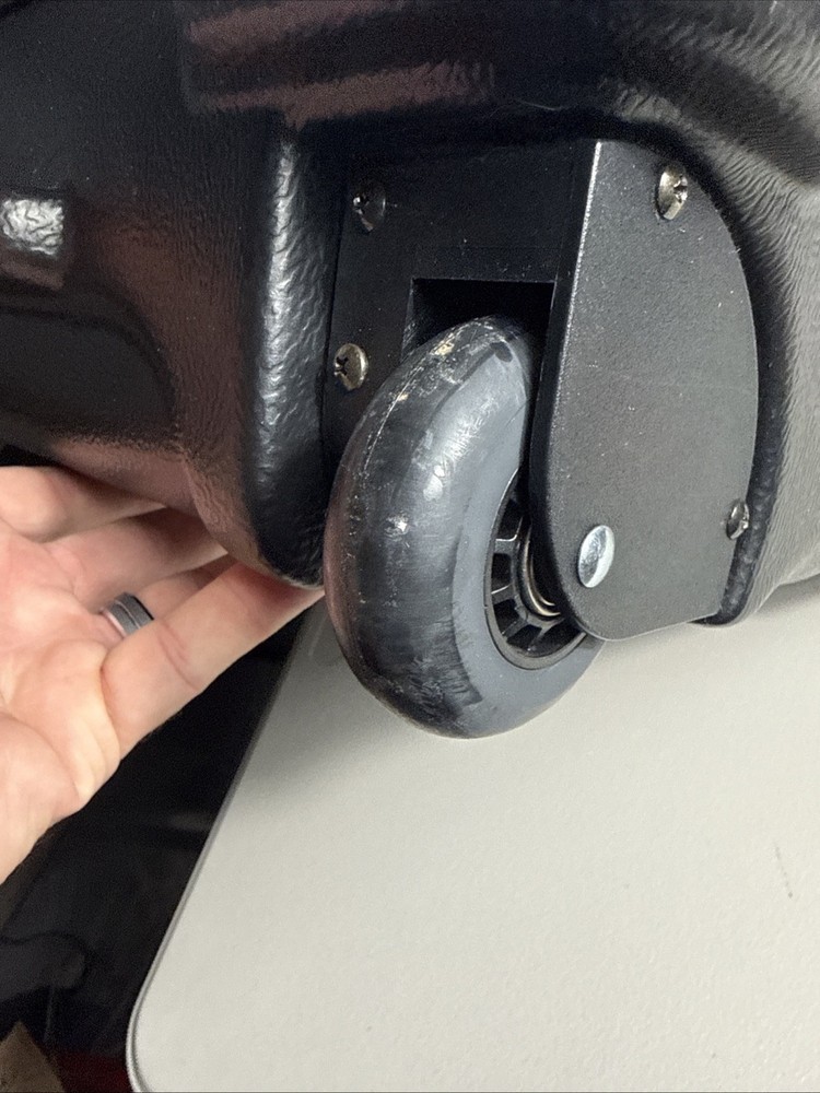 VTG Sudhaus Combo-Code 20” Black Hardshell Rolling Case Keys Combo EXCELLENT EUC